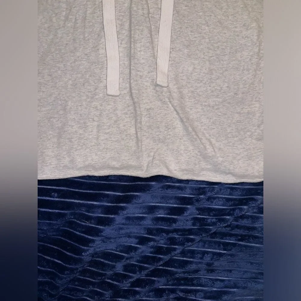 Lucky brand lace up Sweatshirt grey size small woman’s juniors